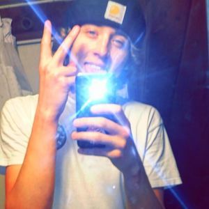 Meet your Posher, Dustin